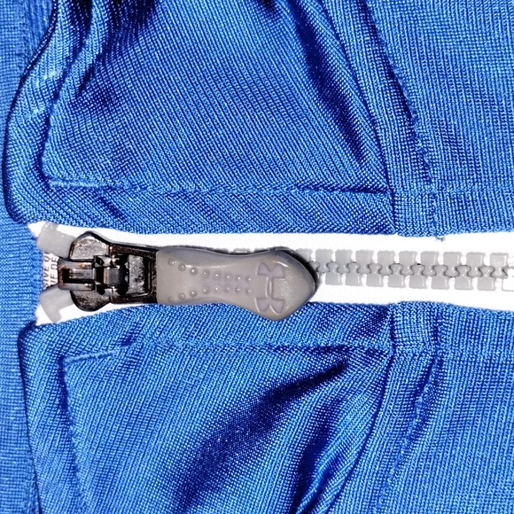 EUC Under Armour full zip Jacket with pockets - Picture 10 of 14